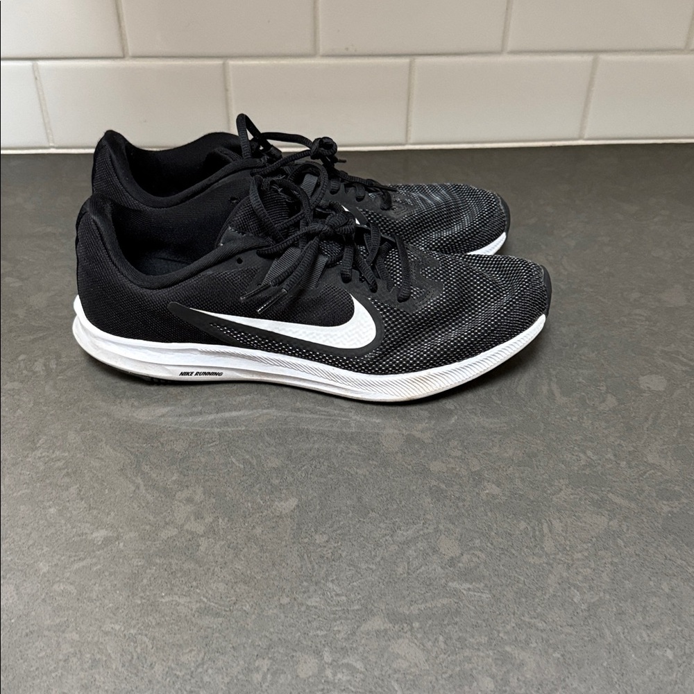 NIKE Downshifter 9 Shoe Running Shoes Men's 9.5